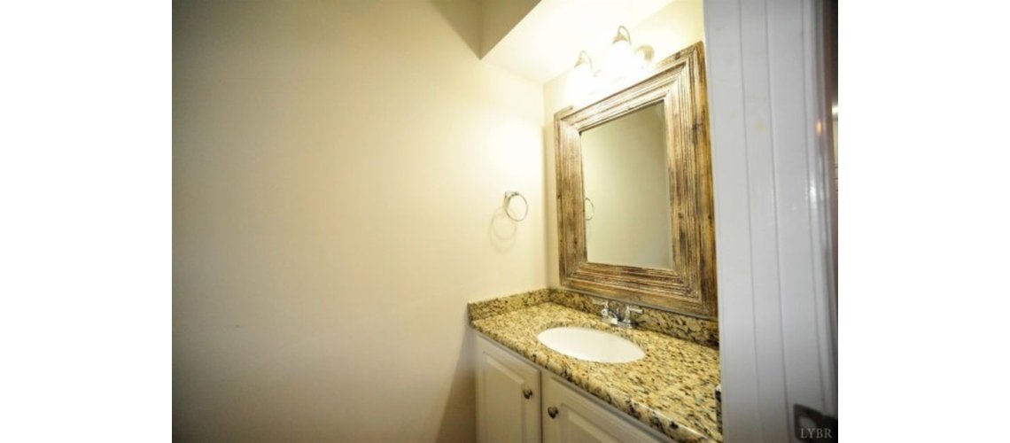 98 Logan Lane, Lynchburg, VA